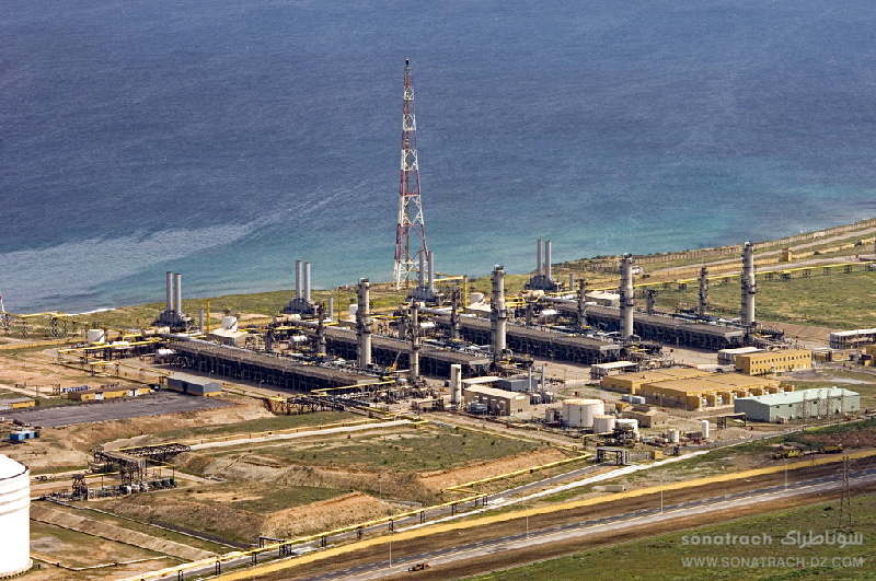 La Sonatrach a lancé, un appel d’offres pour la construction de quatre raffineries pétrolières en Algérie