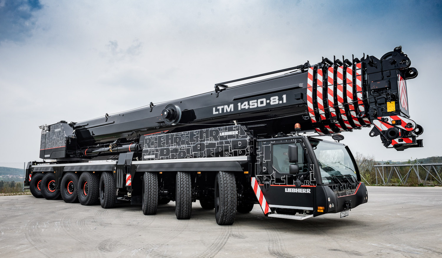 Venez découvrir la nouvelle 450 tonnes Liebherr aux JDL !