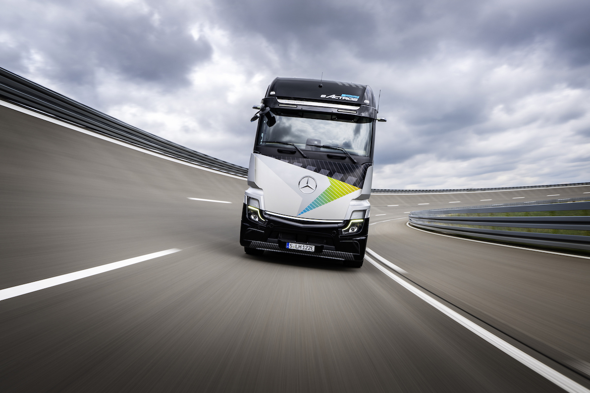 Mercedes-Benz Trucks & Dachser eActros LongHaul
