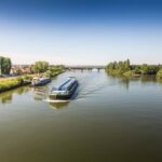Transport_fluvial_de_conteneurs_sur_la_Seine_crédit_VNF_A_Lebon