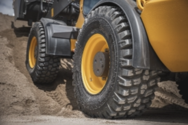 Michelin étend sa gamme de pneus Crossgrip pour la manutention