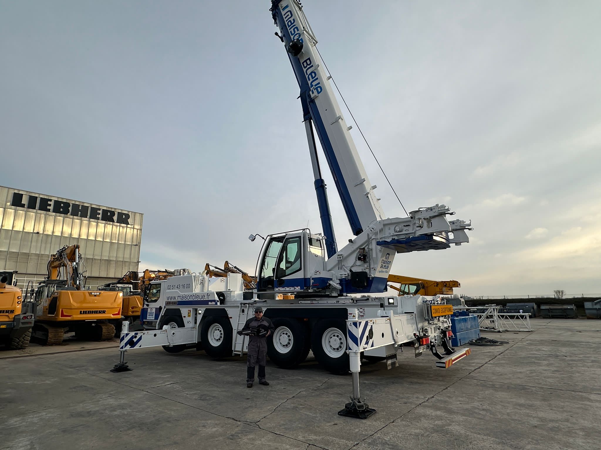 A new mobile crane for Maison Bleue
