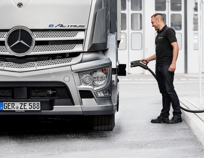 Mercedes-Benz Trucks propose ses stations de recharge 
