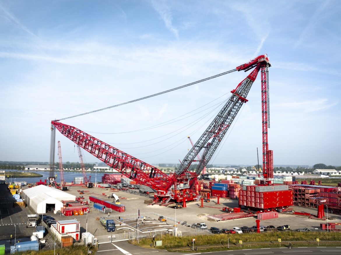 Mammoet lance la SK6000, sa grue géante de 6000 tonnes !