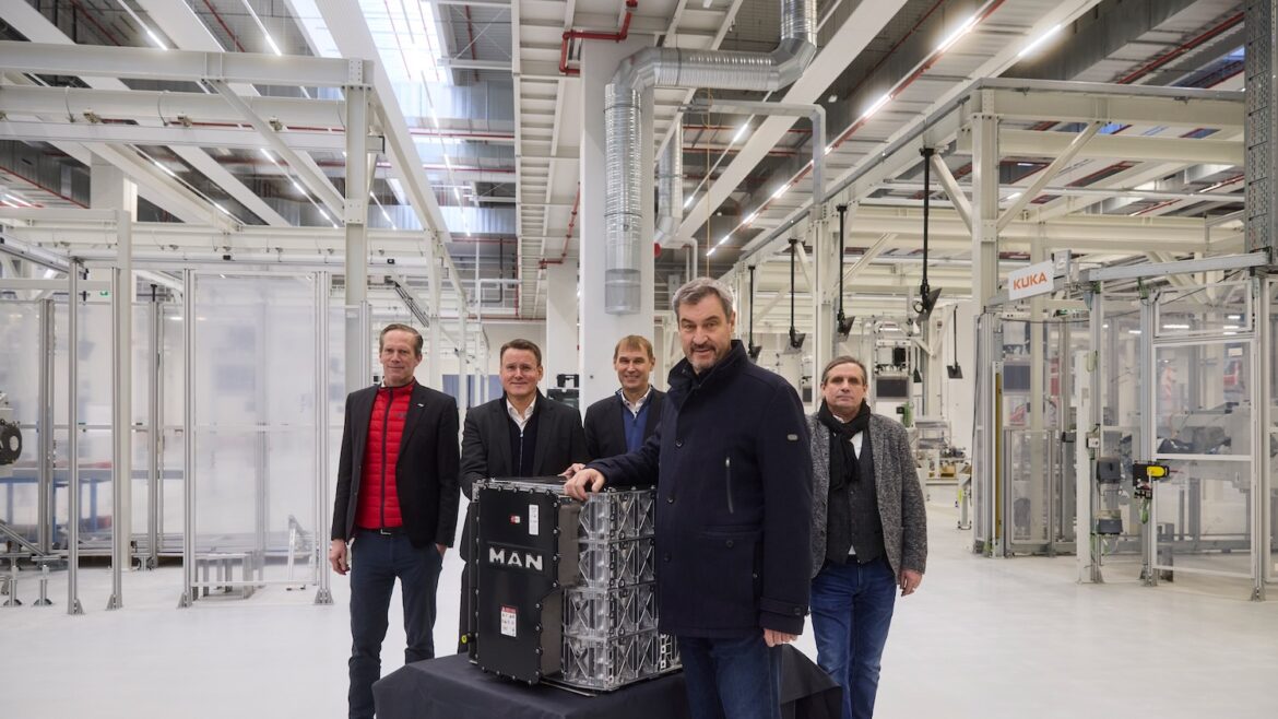 MAN inaugure sa nouvelle usine de batteries