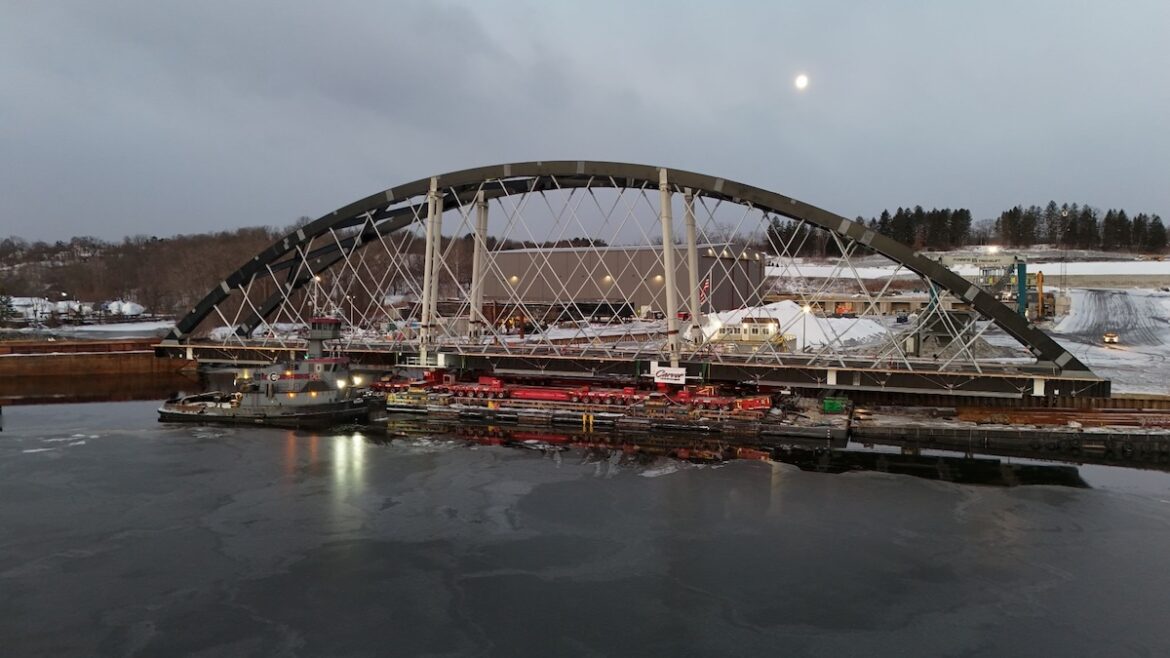 Mammoet remplace un pont historique à New-York  