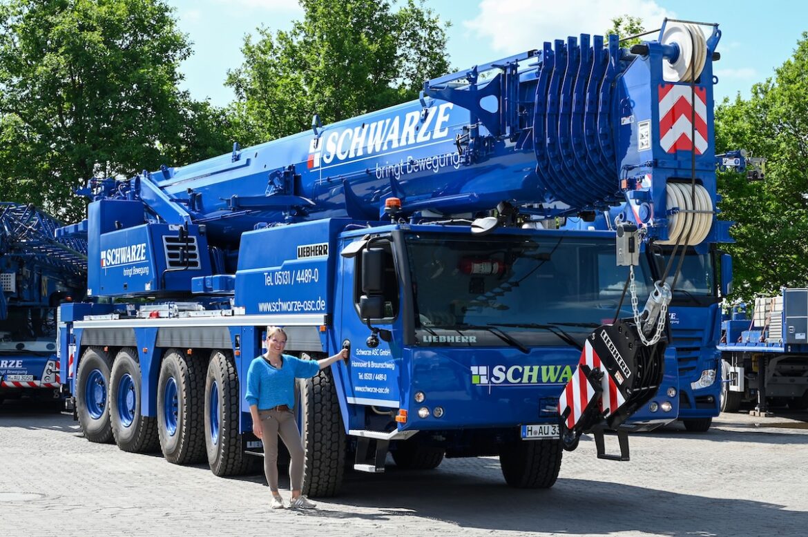 Schwarze mise sur le HVO pour sa nouvelle grue Liebherr