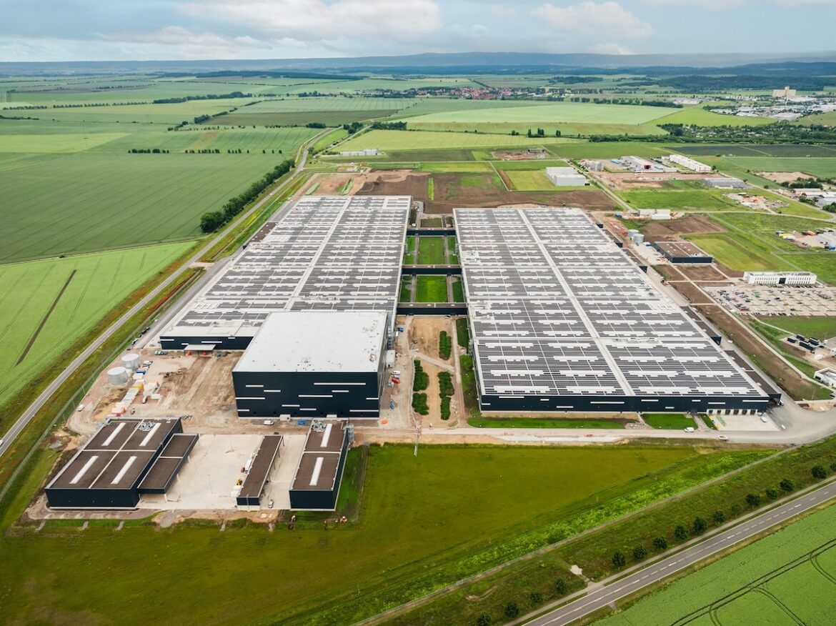 Daimler Truck inaugure son nouveau centre mondial de pièces détachées
