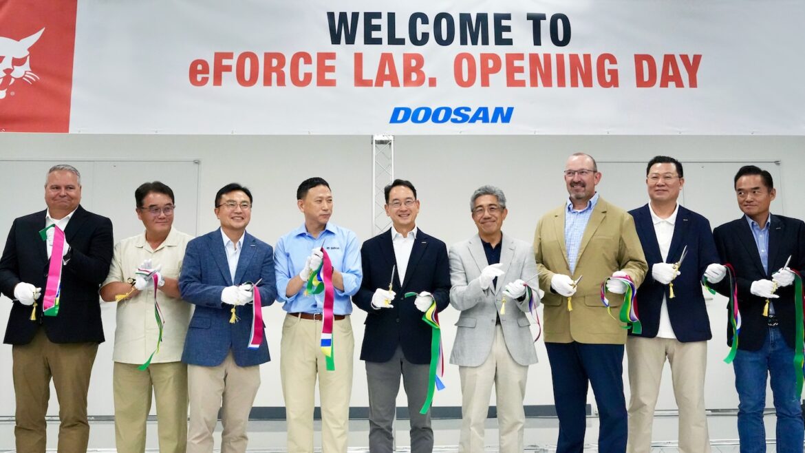 Doosan Bobcat inaugure un centre R&D dédié aux blocs-batteries
