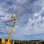 Chantier d’envergure à Angers : la Liebherr LTM 1450-8.1 de Bezombes en action