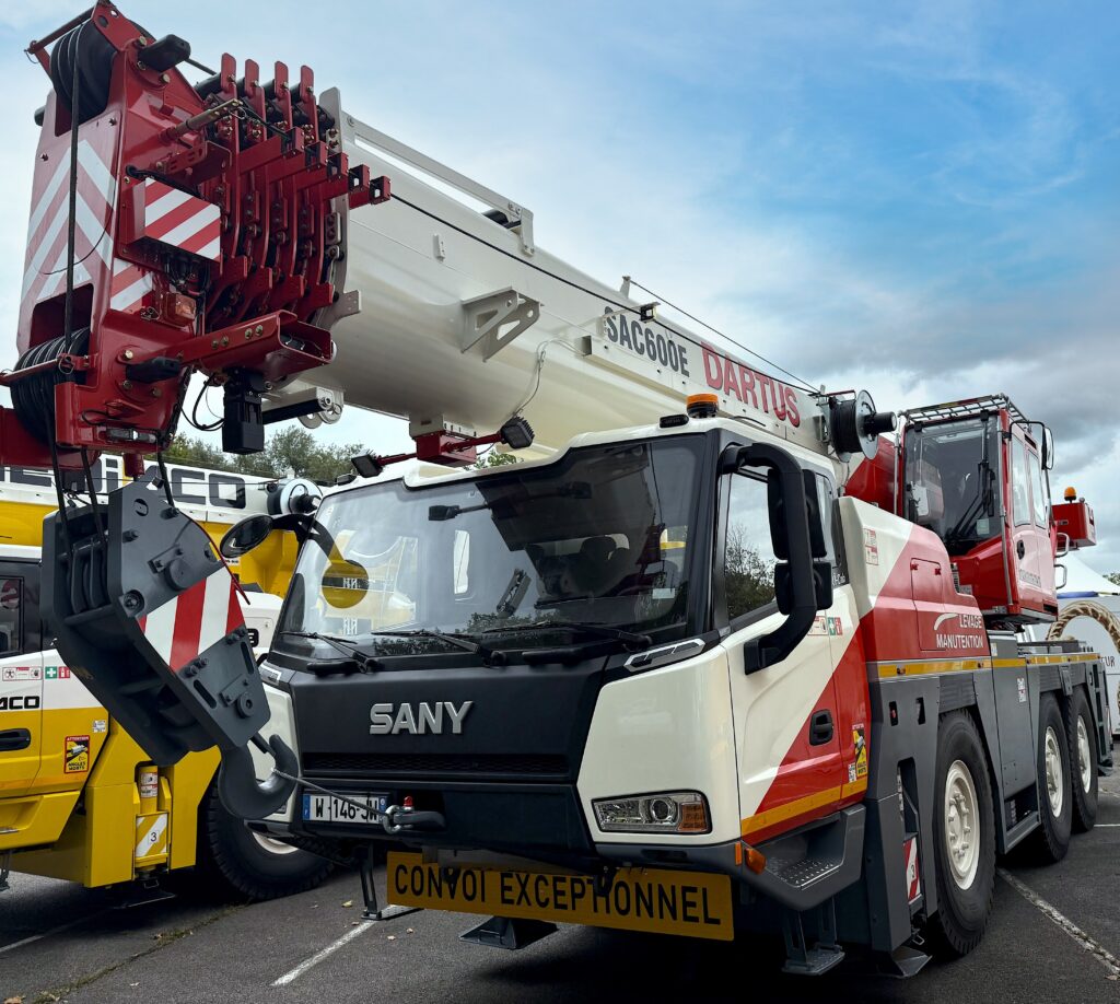 Dartus Levage reçoit une nouvelle grue SANY SAC 600E lors des JDL Expo 2025