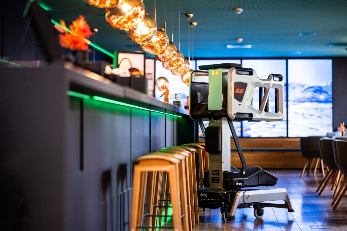LiftPod : JLG réinvente le travail en hauteur en intérieur