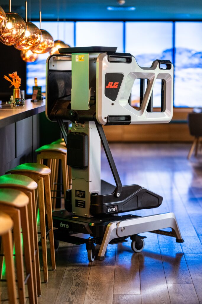 LiftPod : JLG réinvente le travail en hauteur en intérieur