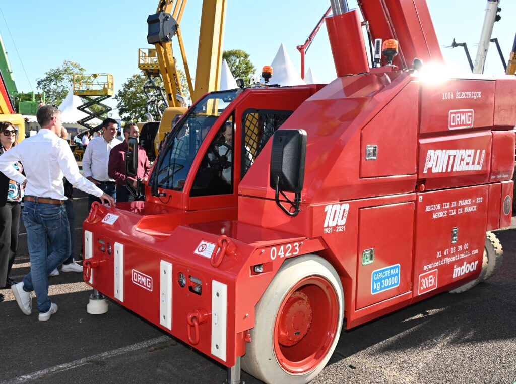 Ponticelli réceptionne sa nouvelle grue 100 % électrique ORMIG 30iEk aux JDL 2025