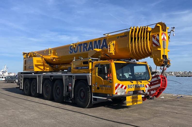 SOTRAMA reçoit la première grue Tadano AC 5.250L-2  livrée en France