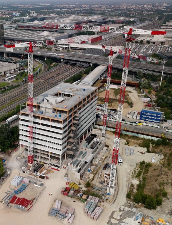 17 grues Potain à l’œuvre sur le futur quartier MIND à Milan