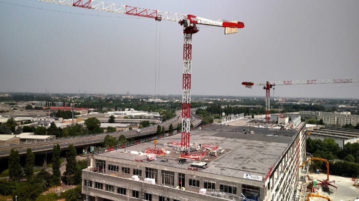 17 grues Potain à l’œuvre sur le futur quartier MIND à Milan