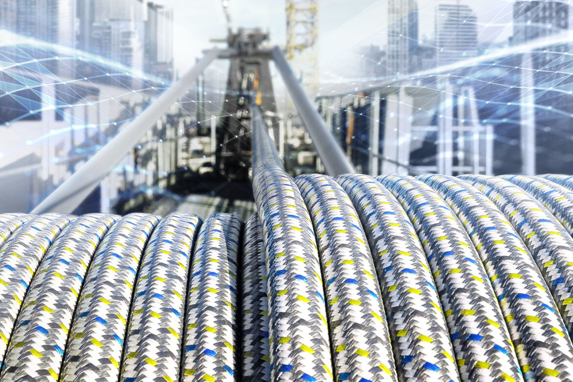 Liebherr mise sur la fibre pour ses grues