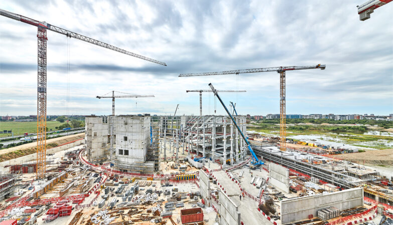 Des grues Liebherr à l’œuvre pour les Jeux olympiques d’hiver 2026 en Italie