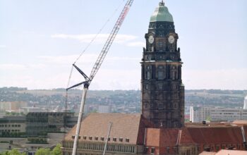 MAXIKraft célèbre sa 1000ᵉ grue Liebherr