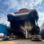 e catamaran WindKeeper n’est pas un navire comme les autres. Avec ses 60 mètres de long, 23 mètres de large et 30 mètres de haut, il pèse 1 900 tonnes
