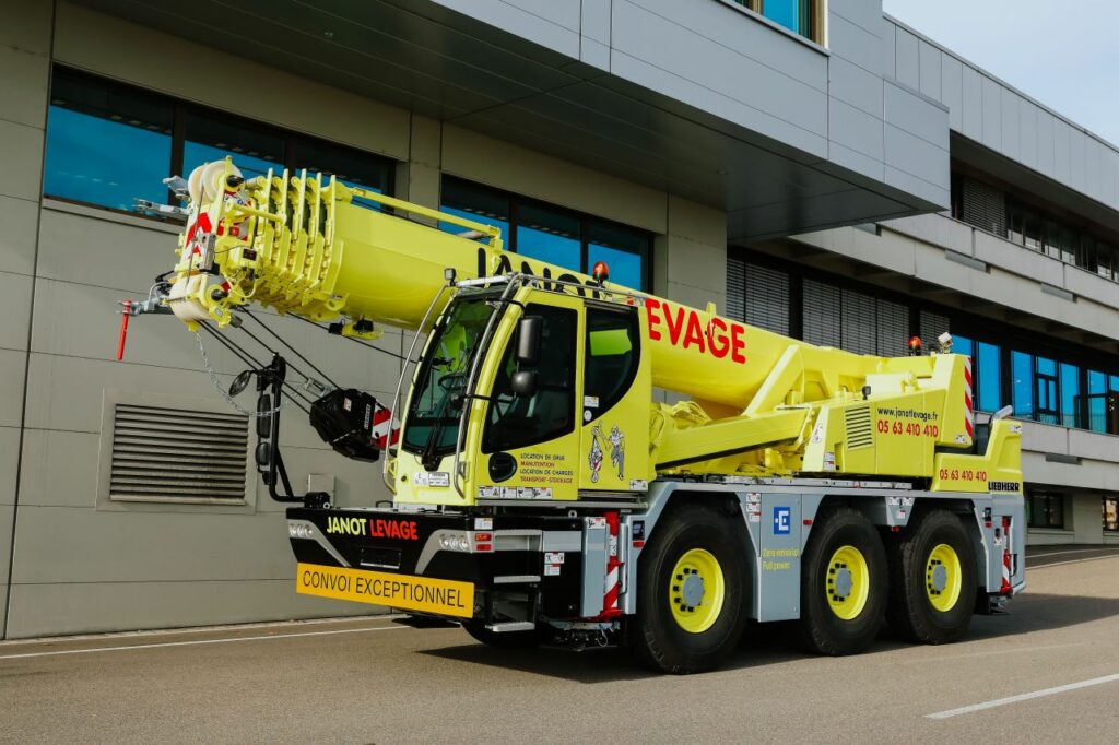 Nouvelle ère électrique chez Janot Levage : la Liebherr LTC 1050-3.1 E rejoint le parc