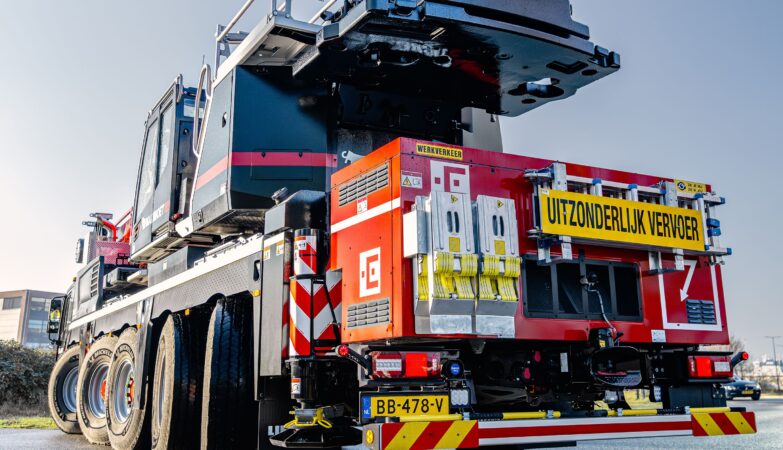 Mammoet réceptionne la première grue mobile Liebherr LTM 1150-5.4E à entraînement électrique