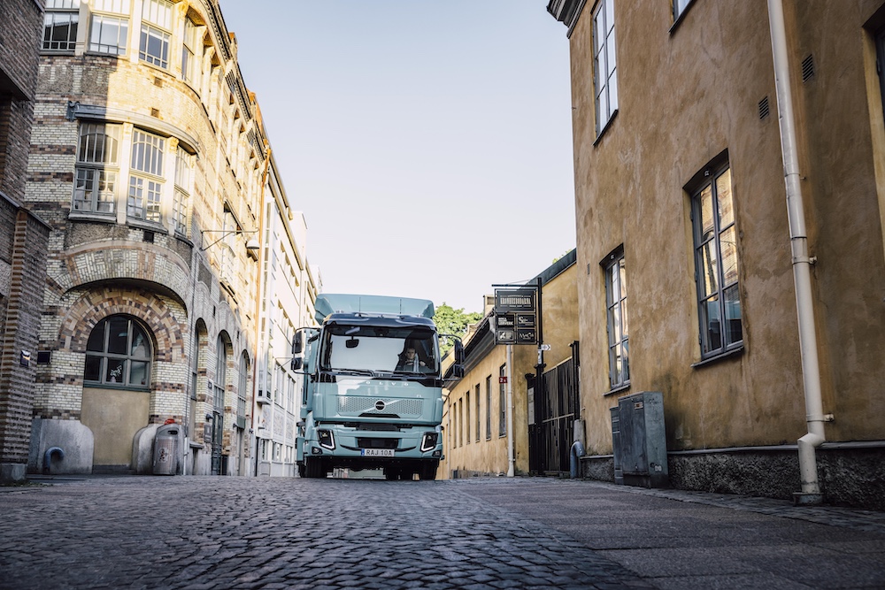 Volvo Trucks élargit sa gamme électrique avec un FL Electric de 14 tonnes dédié aux missions urbaines