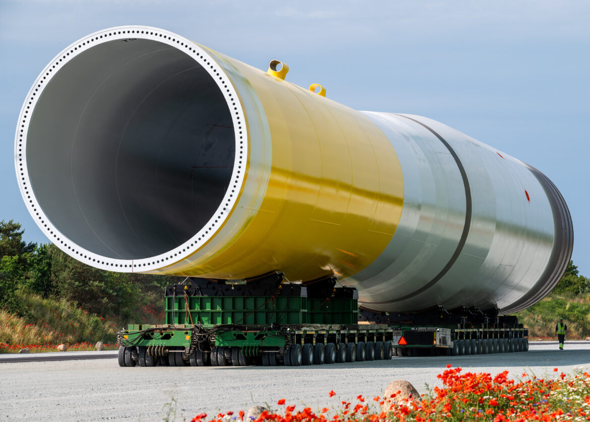 Transport de 40 monopieux XXL : une logistique millimétrée