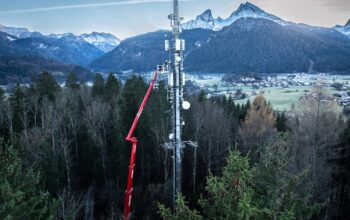 Fonctionnement zéro émission en environnement alpin : le RUTHMANN STEIGER® T 570 HF Hybrid en action chez roggermaier