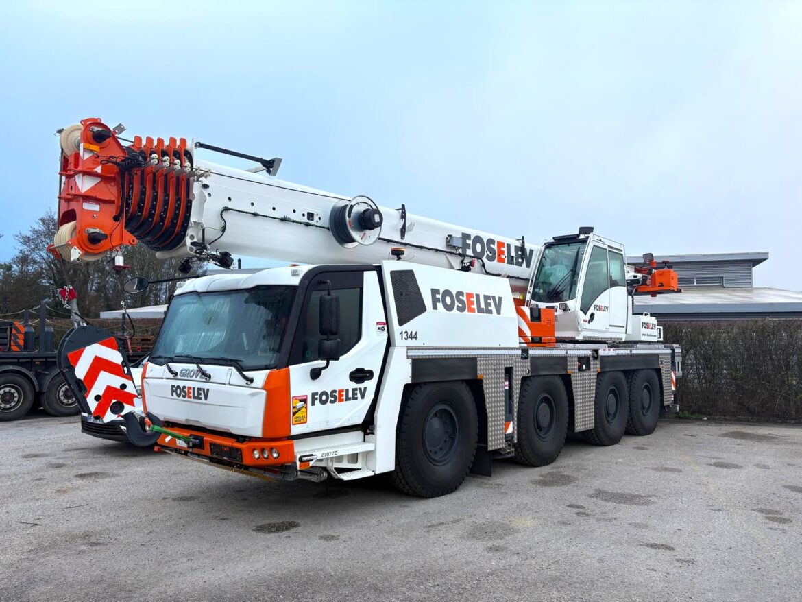 Foselev Caen réceptionne une grue Grove GMK 4080L