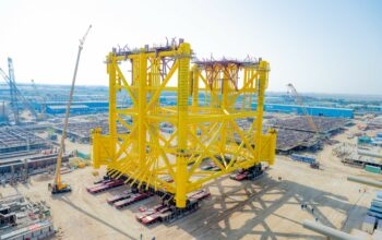 BorWin6 : Mammoet réalise le loadout de la jacket offshore à Jebel Ali