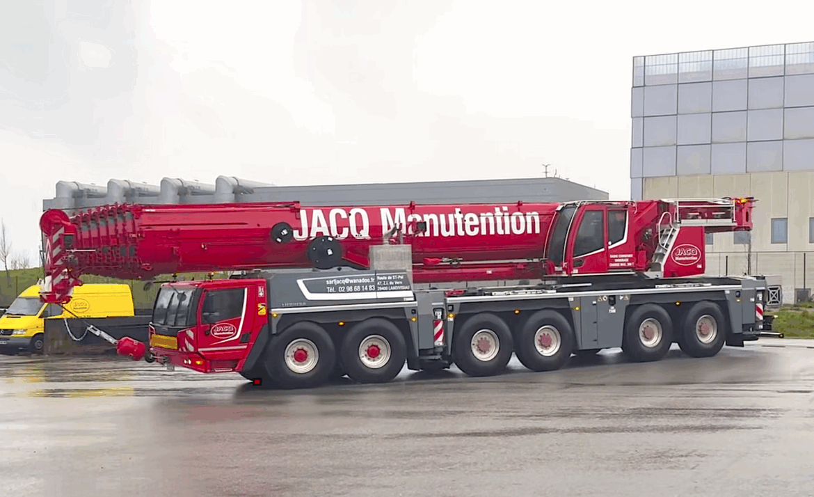 Jacq Manutention accueille sa “petite dernière” : la Liebherr LTM 1300‑6.4