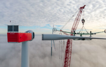 Trois grues Liebherr de 800 tonnes au cœur d’un chantier éolien hors norme