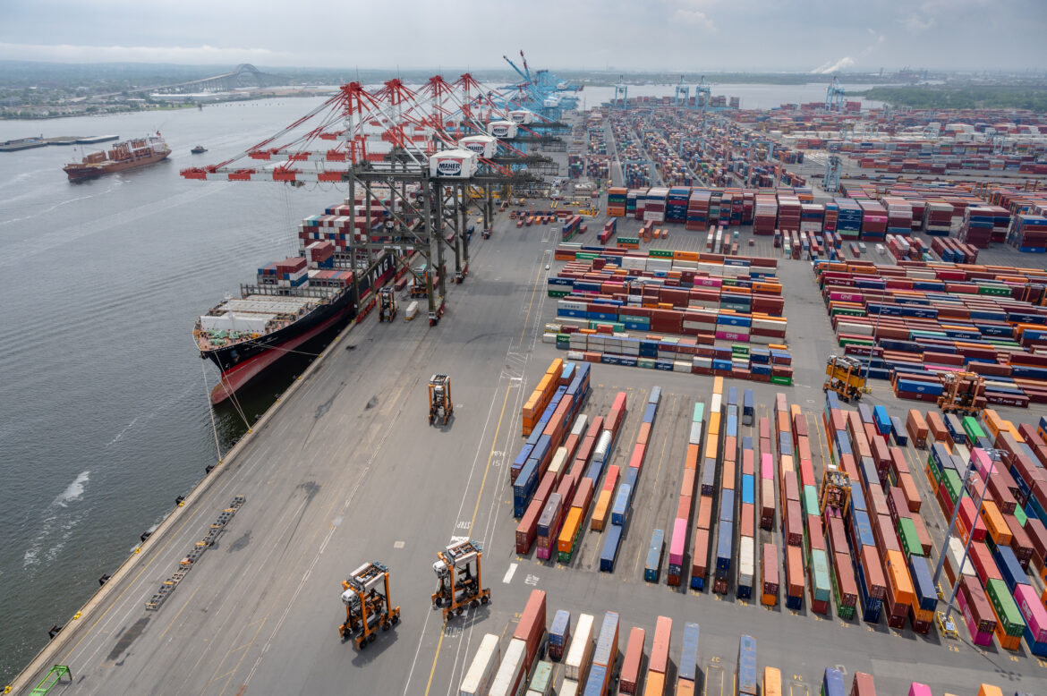 Kalmar décroche une commande majeure de portiques hybrides pour Maher Terminals