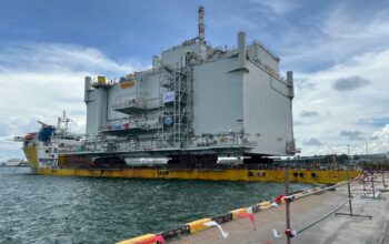 Sarens assure avec succès le pesage et le chargement du Hornsea Topside Z01 en Thaïlande