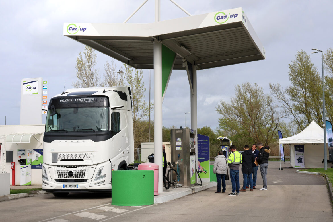 GNL poids lourds : Gaz’up by Enerjump et Volvo Trucks testent un modèle opérationnel à Bordeaux