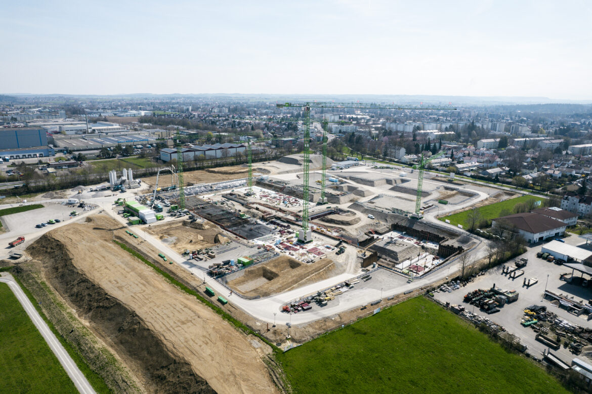 Le vert à l’honneur : six grues WOLFF sur le chantier du nouvel hôpital de Memmingen