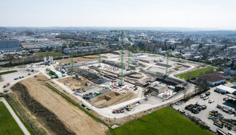 Le vert à l’honneur : six grues WOLFF sur le chantier du nouvel hôpital de Memmingen