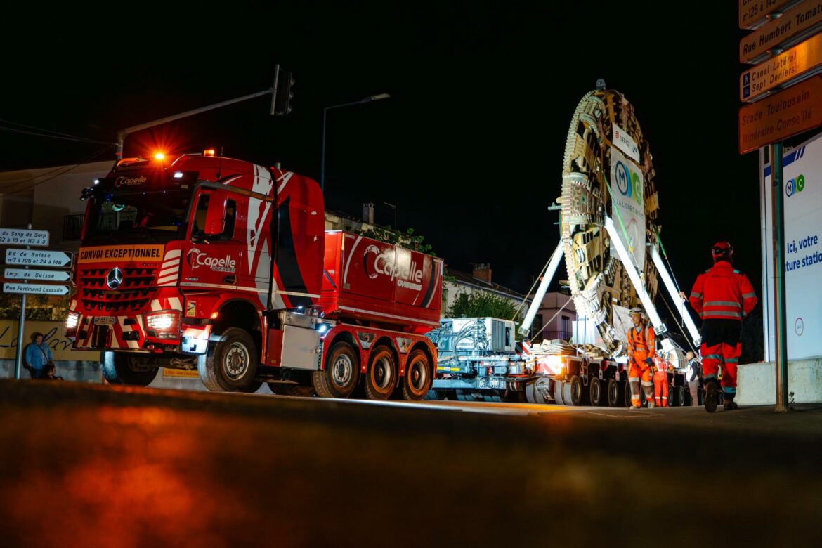 Capelle fait le show à Toulouse : un convoi de 11,10 mètres de haut et 200 pneus pour le tunnelier de la ligne C