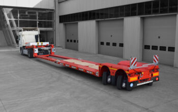 Kässbohrer dévoile un porte-engins à suspension pendulaire pensé pour la maniabilité et les charges lourdes