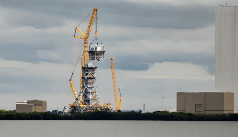 Sarens propulse la conquête spatiale… version XXL Après