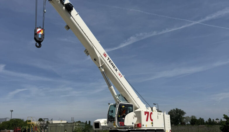 TEREX DÉCHAÎNE LES FORCES DU LEVAGE AVEC LE TTC 70