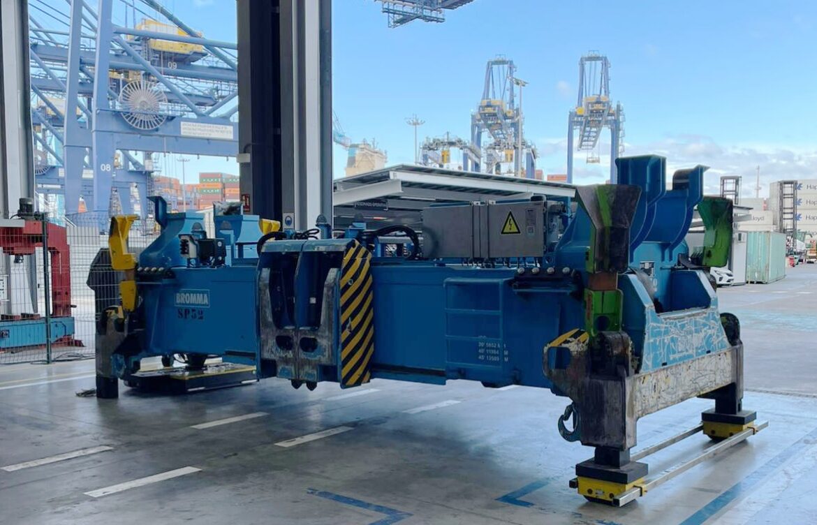 L’E-mover d’Enerpac révolutionne la maintenance portuaire à Valence