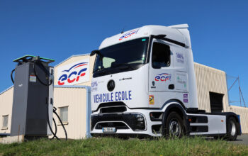 Le premier camion-école électrique arrive en France avec le Mercedes-Benz eActros 600