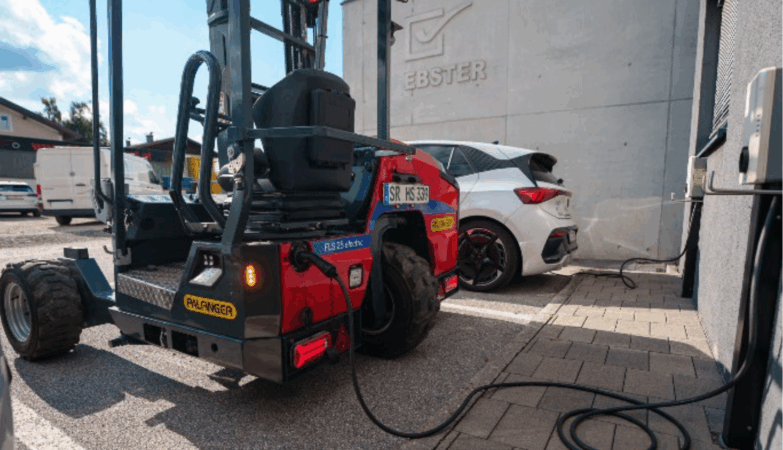 arrivée du chariot embarqué électrique PALFINGER FLS 25 E-Drive