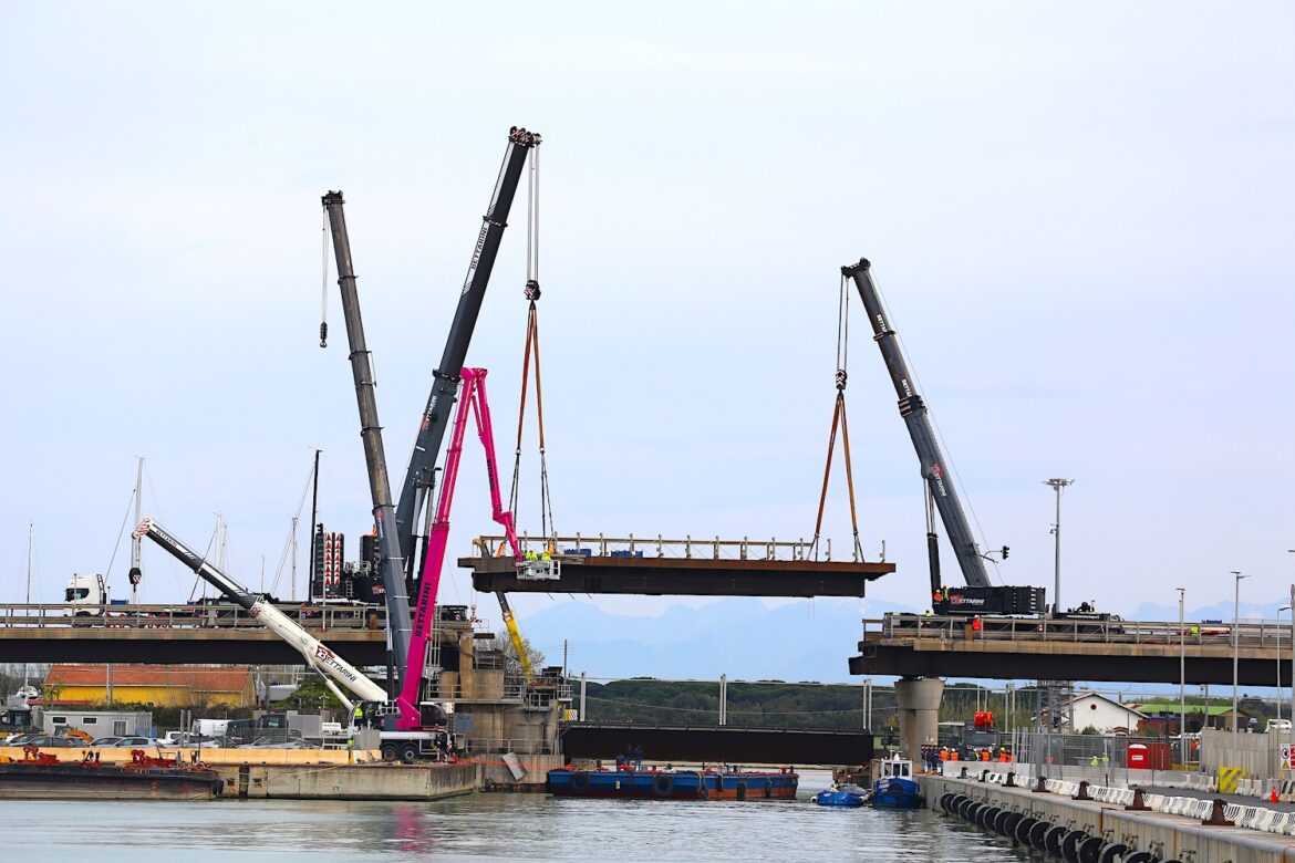 Les nacelles Multitel mobilisées pour la remise en service du pont du Navicelli