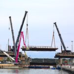 Multitel et grues mobiles mobilisées pour la remise en service du pont du Navicelli