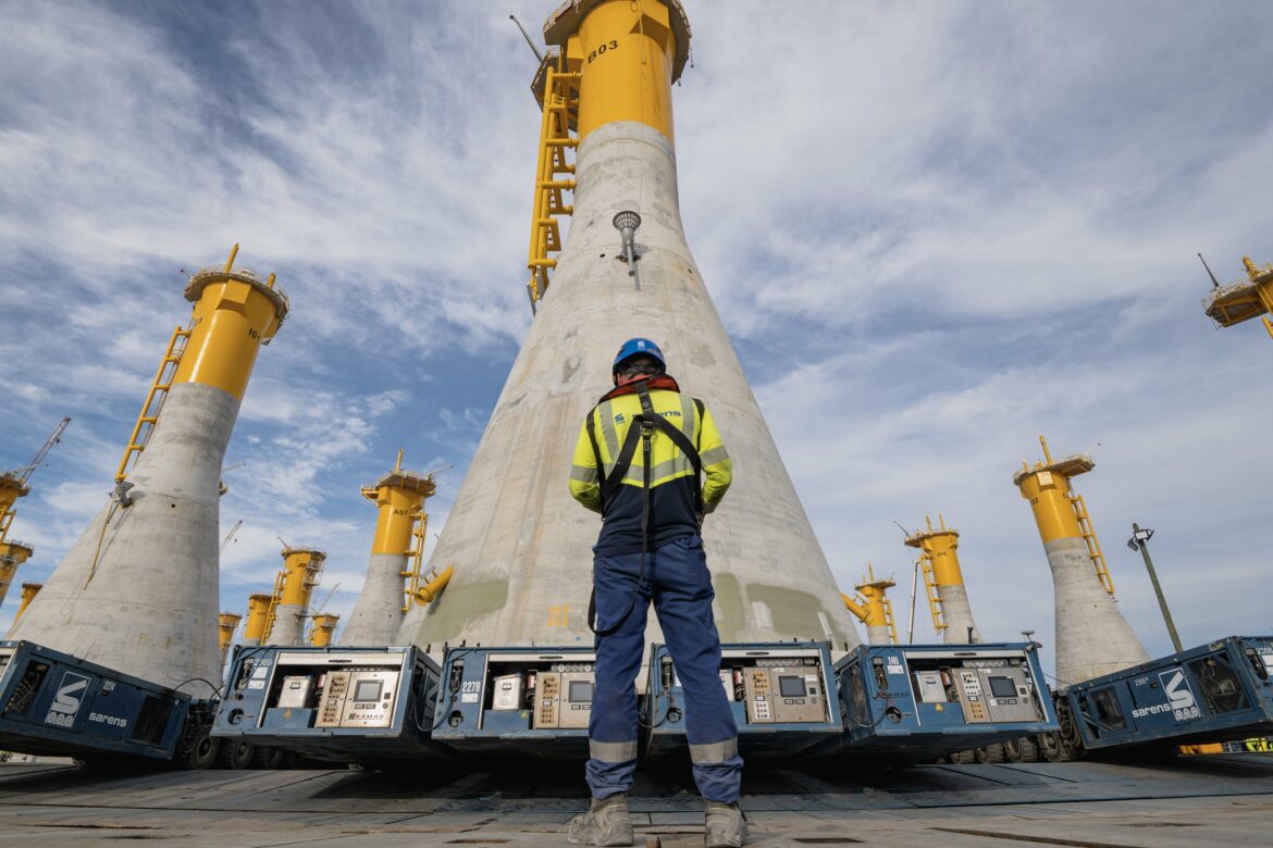 Sarens : quand l’IA progresse, le levage lourd recrute