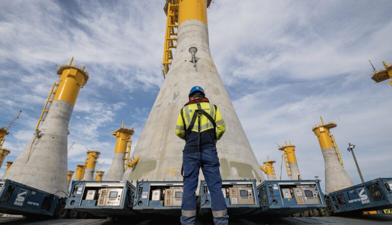 Sarens : quand l’IA progresse, le levage lourd recrute.